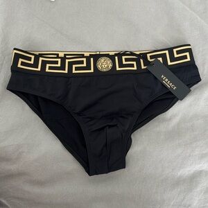 Versace Swim Briefs 
Brand New
100% Authentic
Size 5 (M)